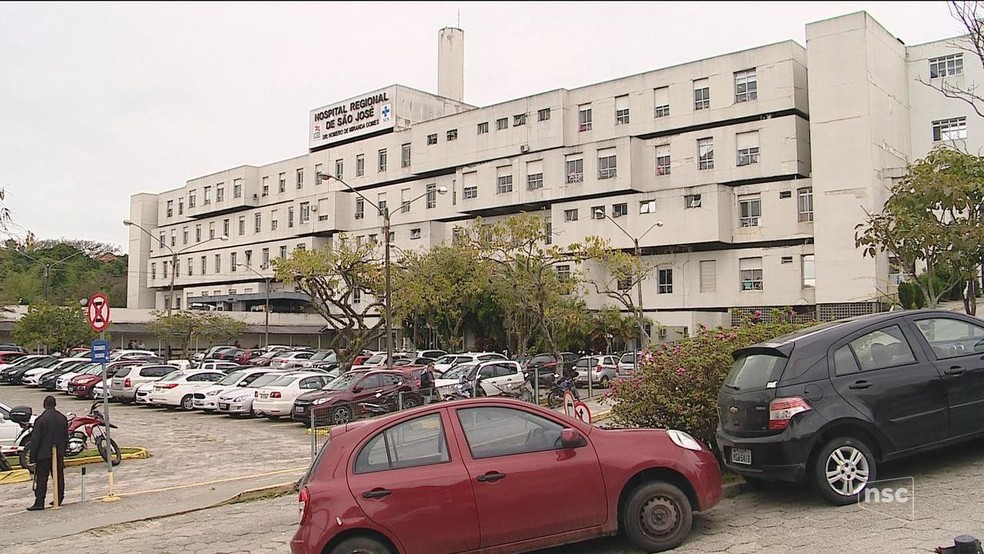 Servidores da rede estadual de saúde de SC são afastados após contato