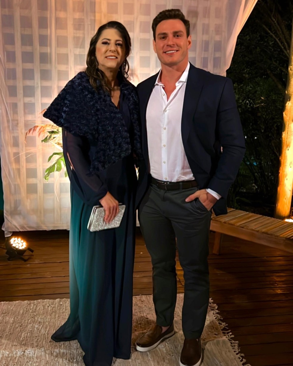 Gustavo e a mãe, Stela — Foto: Reprodução/Instagram