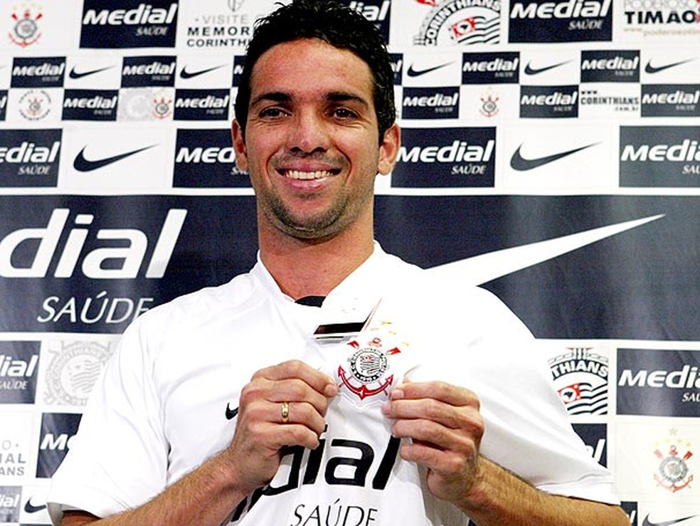 O Denis "original": lateral-direito defendeu o Corinthians em 2008 (Foto: Ricardo Bakker/Diário de São Paulo)