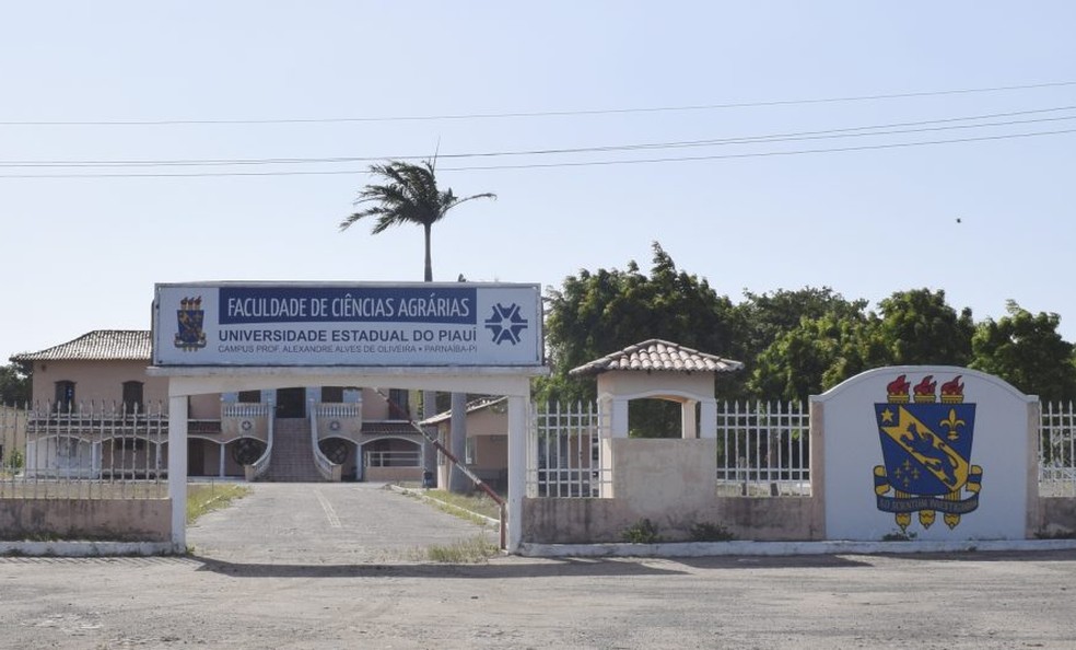 Estudante E Feita Refem Pelo Colega Dentro Da Uespi De Parnaiba Piaui G1 Component one of the 1 second urban environmental sanitation project (uespii) covered storm drainage at a cost of us$16.5m. estudante e feita refem pelo colega