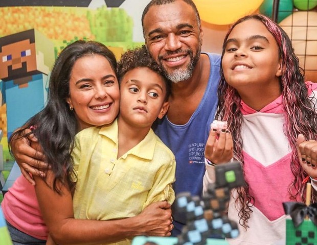 Luciele Di Camargo e Denilson com os filhos, Davi e Maria Eduarda (Foto: Reprodução/Instagram)