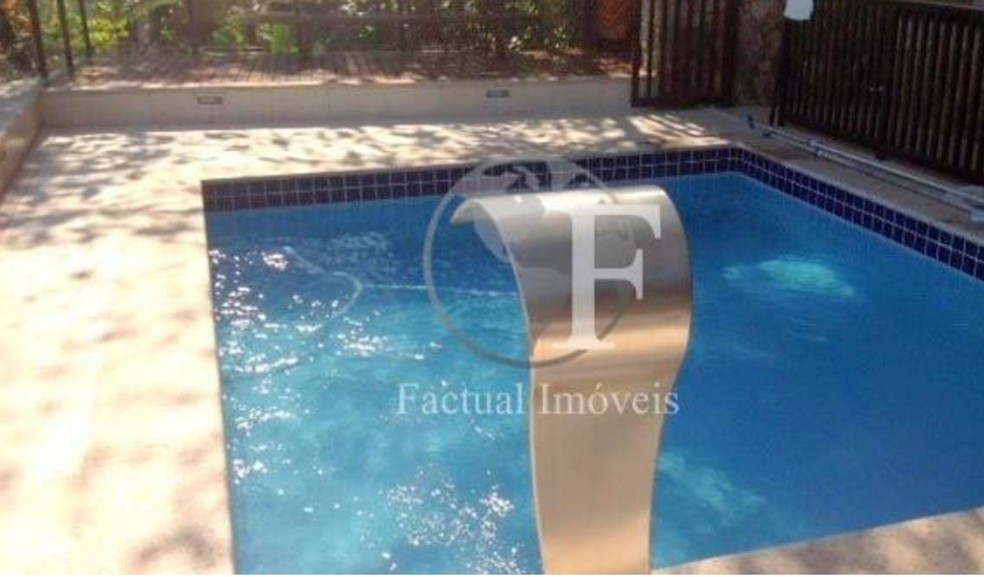 A casa localizada em Guarujá está disponível para compra no site da Factual Negócios Imobiliários. — Foto: Factual Negócios Imobiliários