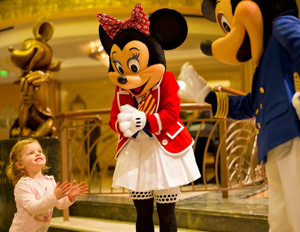 É possível encontrar Mickey Mouse e Minnie Mouse no navio Disney Dream (Foto: Divulgação)