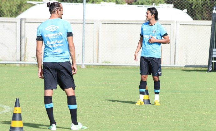 Felipão refaz dupla Barcos e Moreno no último treino antes da estreia