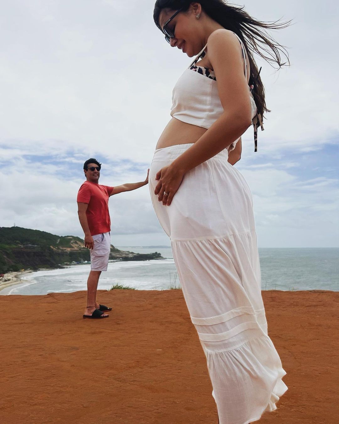 Bruno De Luca e a noiva, Sthéfany Vidal fazem fotos divertidas em viagem (Foto: @danielfotosoreidasfotos )