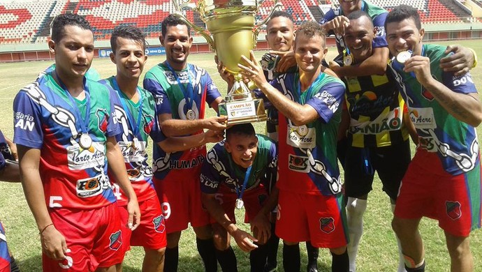 Humaitá, campeão da segunda divisão do Campeonato Acreano 2016 (Foto: Reprodução/Facebook)