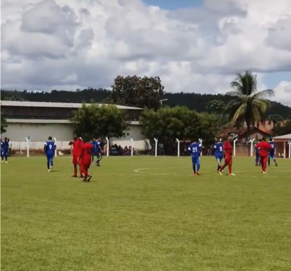 Jogo estava sendo realizado em campo de Aurora do Tocantins — Foto: Repodução/Instagram