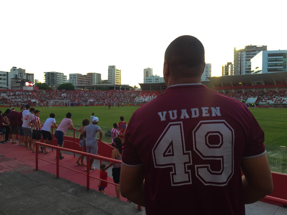 Get Wallpaper Virou Idolo Arbitro Do Acesso Vuaden Ganha Homenagem De For iPhone