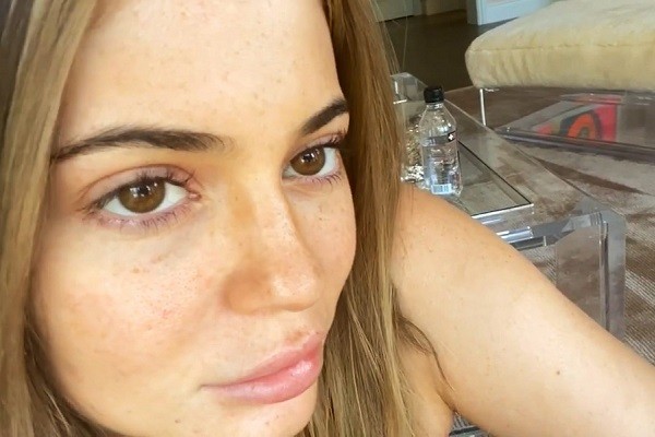 Kylie Jenner sem maquiagem durante a quarentena (Foto: Instagram)