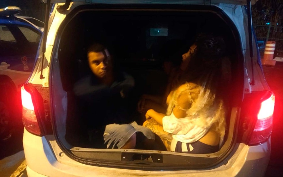 Homem que participou de roubo junto com travestis tambÃ©m foi preso em Salvador (Foto: DivulgaÃ§Ã£o/PolÃ­cia Civil)