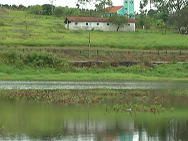 Sistema do Rio Jundiaí, em Taiaçupeba, distrito de Mogi das Cruzes (Foto: Reprodução/ TV Diário)