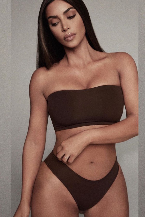 Kim Kardashian Mostra ótima Forma Em Clique De Campanha Gq Musa