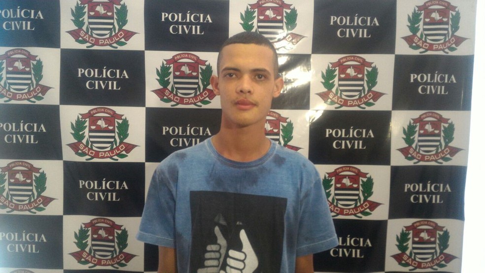 Kelvelliny se entregou na Delegacia de HomicÃ­dios de Mogi das Cruzes  (Foto: William Tanida/TV DiÃ¡rio)