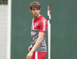 Preparador físico elogia Kaká, mas diz que é cedo para planejar estreia