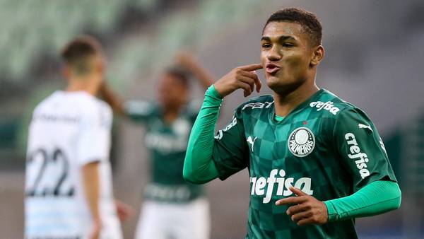 Palmeiras fecha acordo milionário com Juventude pela transferência de Kauan Santos.