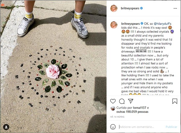 Britney Spears' post about the power and intellect of stones (Photo: Instagram)