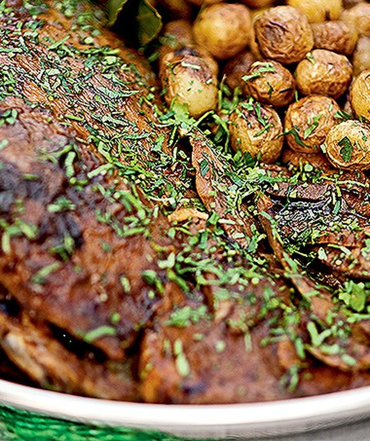 Pernil De Cordeiro E Batatas Assadas Com Alecrim Receitas Receitas Vamos organizar as nossas sugestões no formato de lista, mas a ordem é aleatória, cada. pernil de cordeiro e batatas assadas