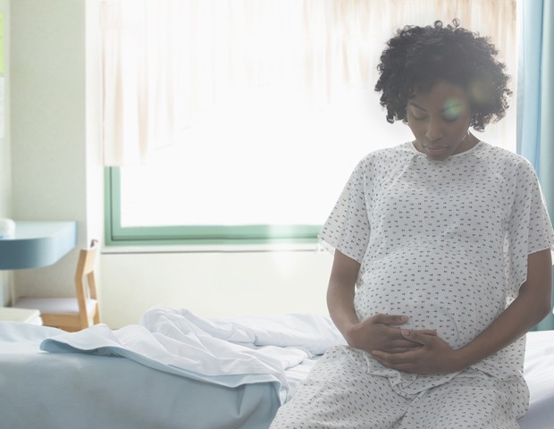 Grávida negra no hospital  (Foto: Getty Images)