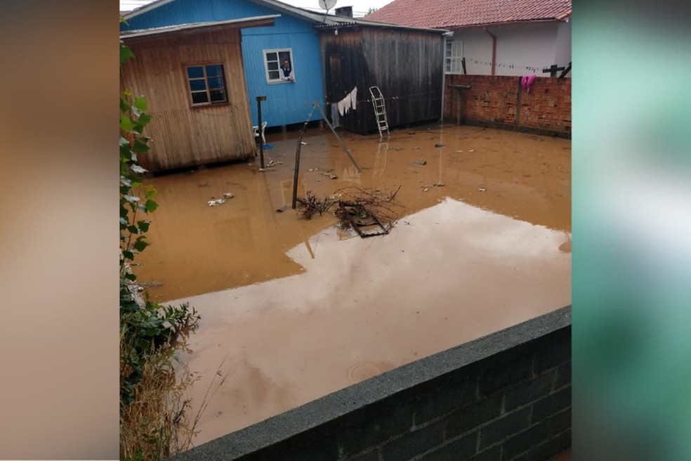 Casas ficaram alagadas após o temporal em São Joaquim — Foto: Corpo de Bombeiros/ Reprodução 