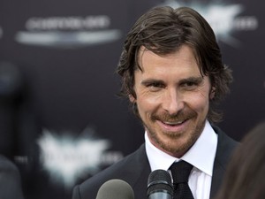 O ator Christian Bale participa da première mundial de "Batman: O cavaleiro das trevas ressurge", em Nova York (Foto: Andrew Kelly/Reuters)