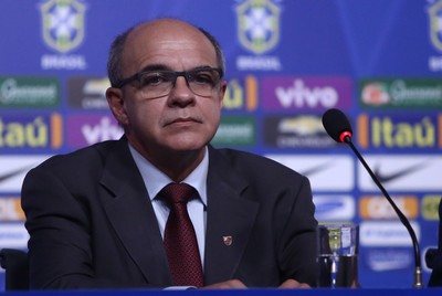 Bandeira rebate críticas por chefiar delegação: Flamengo também cobra