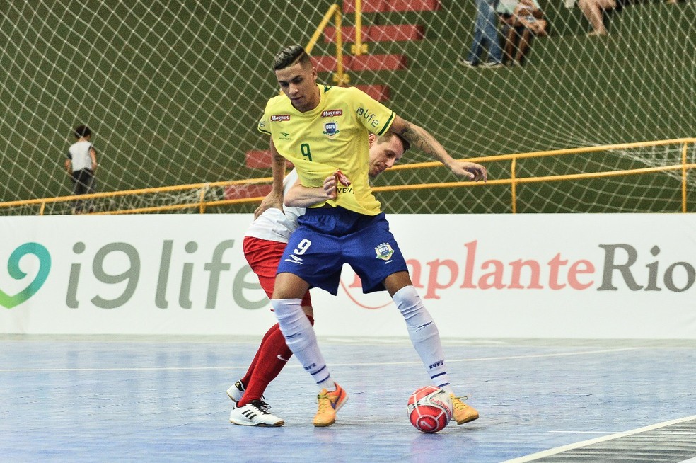 Douglas Nunes, o artilheiro deste domingo (Foto: Ricardo Artifon/CBFS)