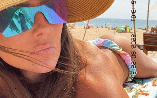 Em Portugal, Deborah Secco aproveita dia de folga em praia: "Pronta para o sol"; vídeo