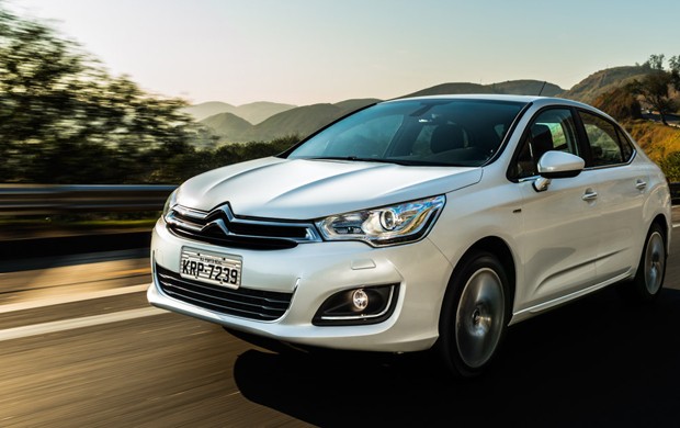 CitroÃ«n faz recall de C4 Lounge, DS3, DS4 e DS5 por 'airbags mortais'