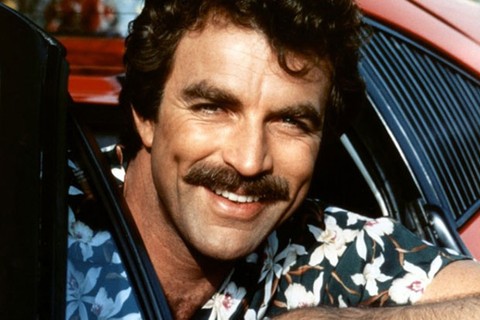 Nos anos 80, nenhum outro bigode fez tanto sucesso quanto o do ator Tom Selleck no seriado Magnum, P.I. Tanto que, até hoje, o famoso exibe com orgulho um bigode