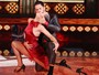 Rainer Cadete apresenta coreografia sensual no tango e ouve elogios por samba no pé