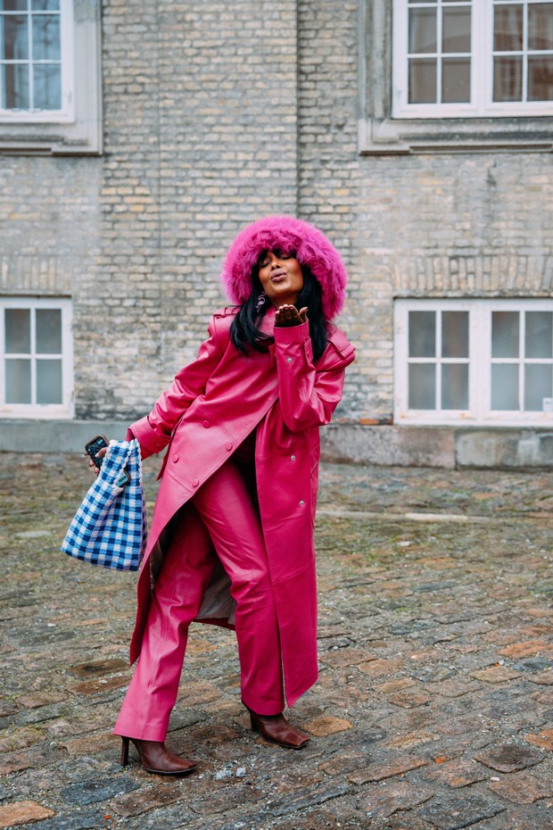 Como usar cores de maneira elegante, segundo o street style de Copenhagen -  Vogue