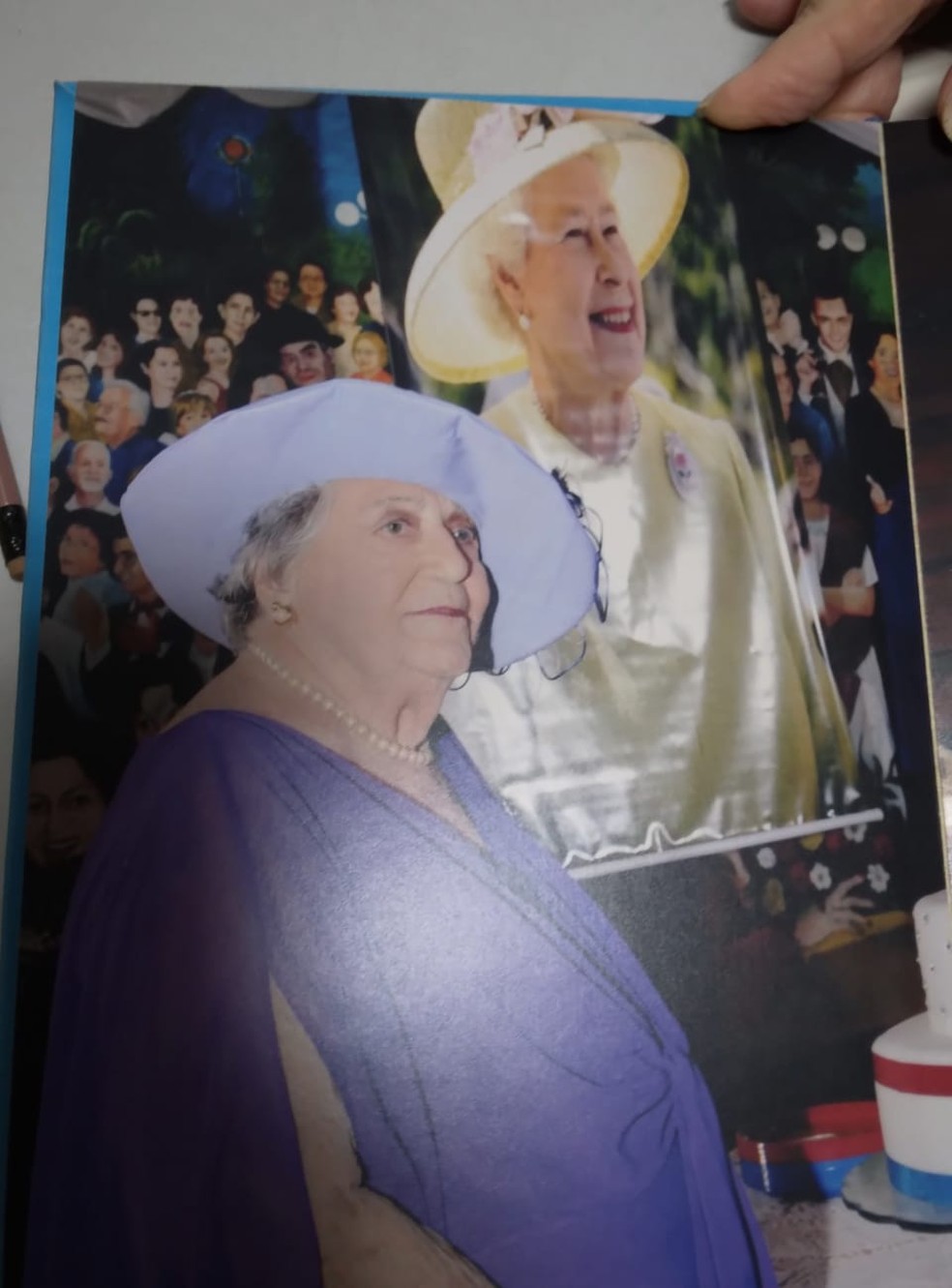 Maria Olívia de Castella, filha da alagoana Luciene Figueirêdo vestida em homenagem à rainha Elisabeth II  — Foto: Arquivo pessoal 