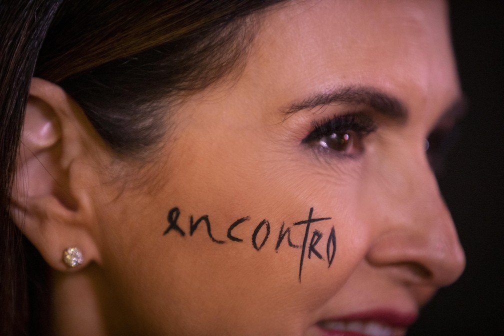 F&aacute;tima Bernardes celebra uma d&eacute;cada &agrave; frente do &lsquo;Encontro&rsquo; com programa especial &mdash; Foto: Globo/Jo&atilde;o Cotta