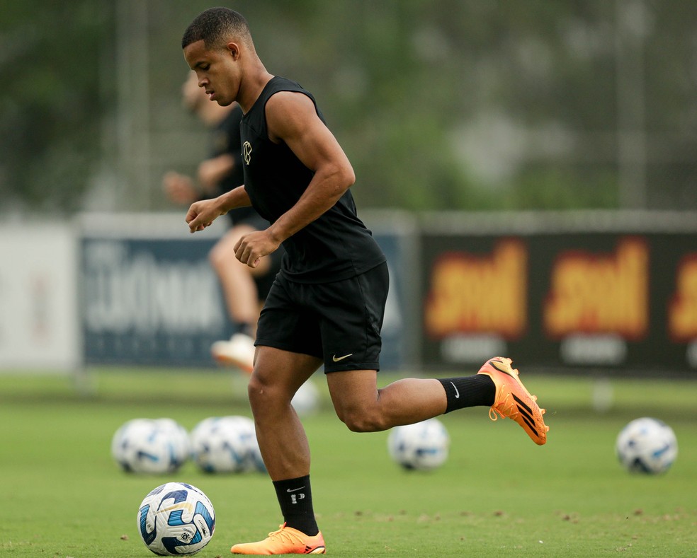 Pedro em treino do Corinthians — Foto: Rodrigo Coca/Ag. Corinthians