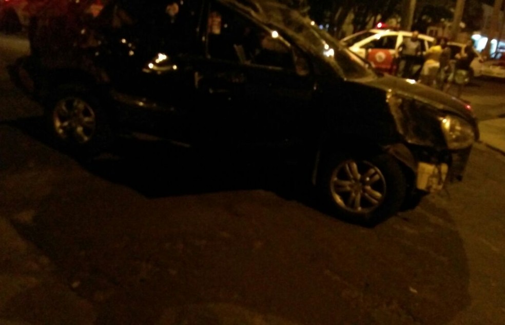 Acidente ocorreu neste domingo (27), em Regente Feij&oacute; (Foto: Vinicius Azevedo)