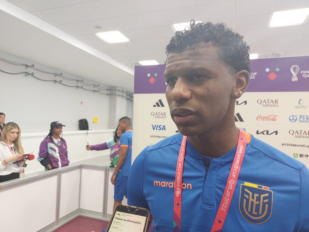 Arboleda foi reserva na estreia do Equador na Copa do Mundo — Foto: Daniel Mundim