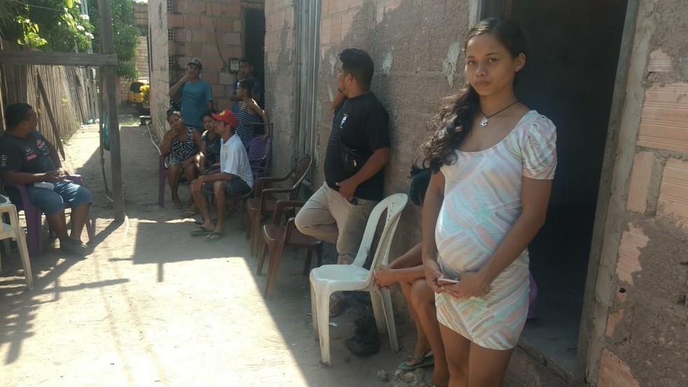 Karen Jane, esposa de Josielson, está grávida de quatro meses — Foto: Sílvia Vieira/G1