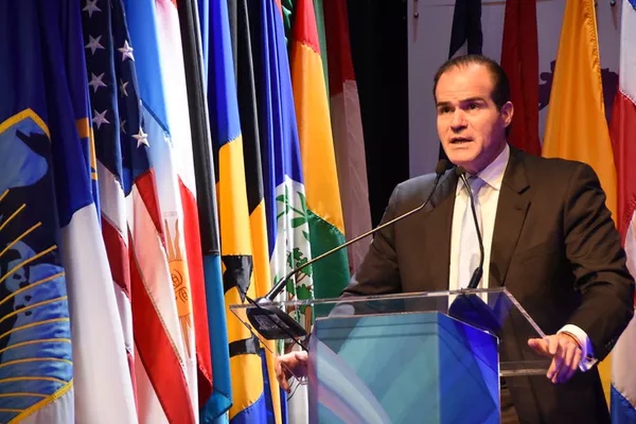 Presidente do Banco Interamericano de Desenvolvimento (BID), Mauricio Claver-Carone, é afastado