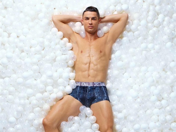 Cristiano Ronaldo sensualiza (Foto: Instagram/Reprodução)