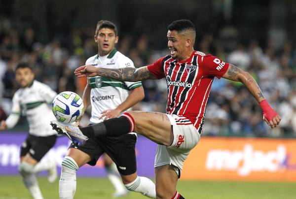 Coritiba chega a nove derrotas em casa e tenta evitar pior