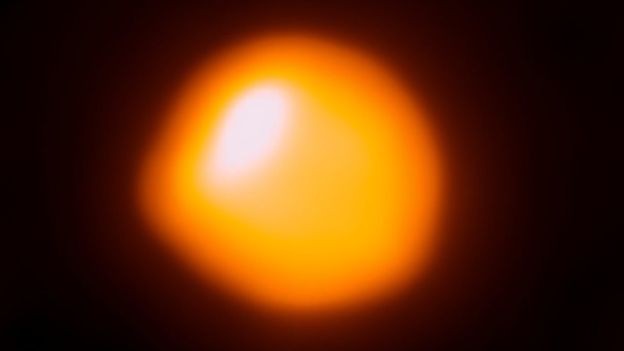 BBC - Esta foto de 2017 tirada pelo telescópio Alma, no Chile, é a imagem de Betelgeuse em mais alta resolução até agora (Foto: Alma)