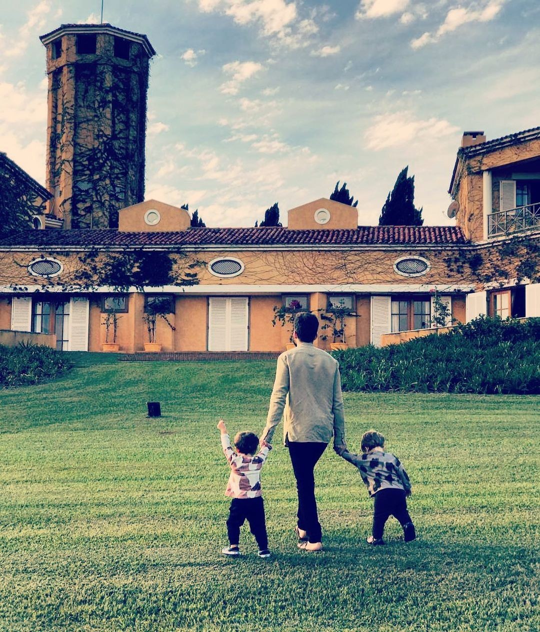 Thales Bretas e os filhos  (Foto: Reprodução Instagram)