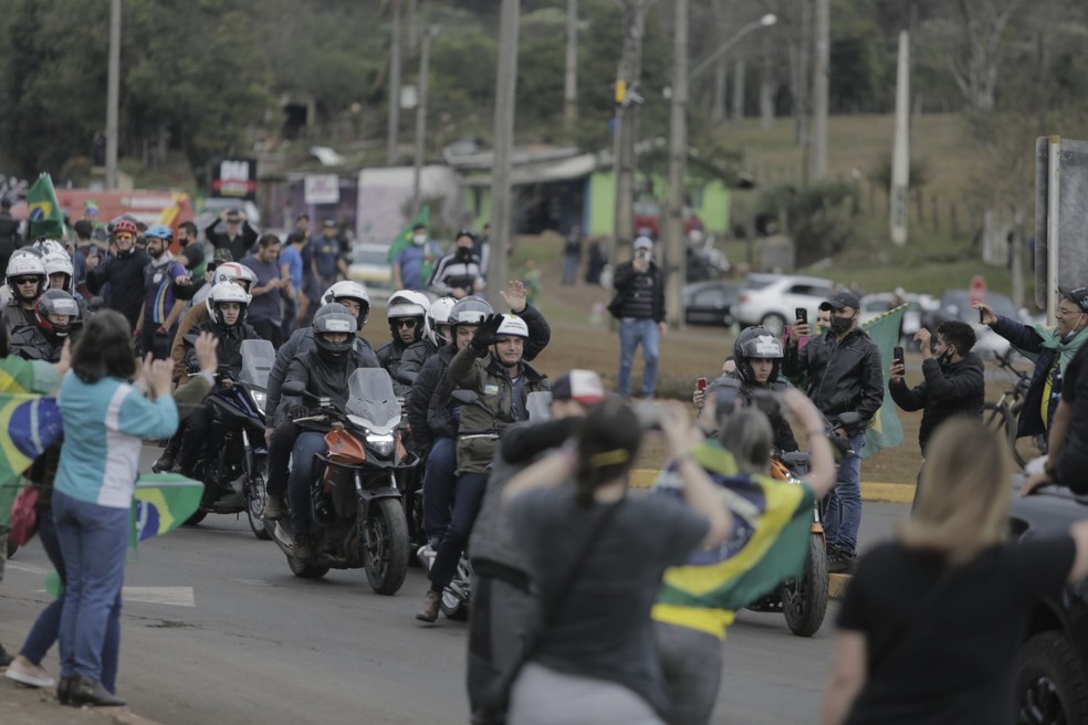 Presidente Jair Bolsonaro (sem partido) neste sábado (26) em Chapecó — Foto: Sirli Freitas/Especial DC