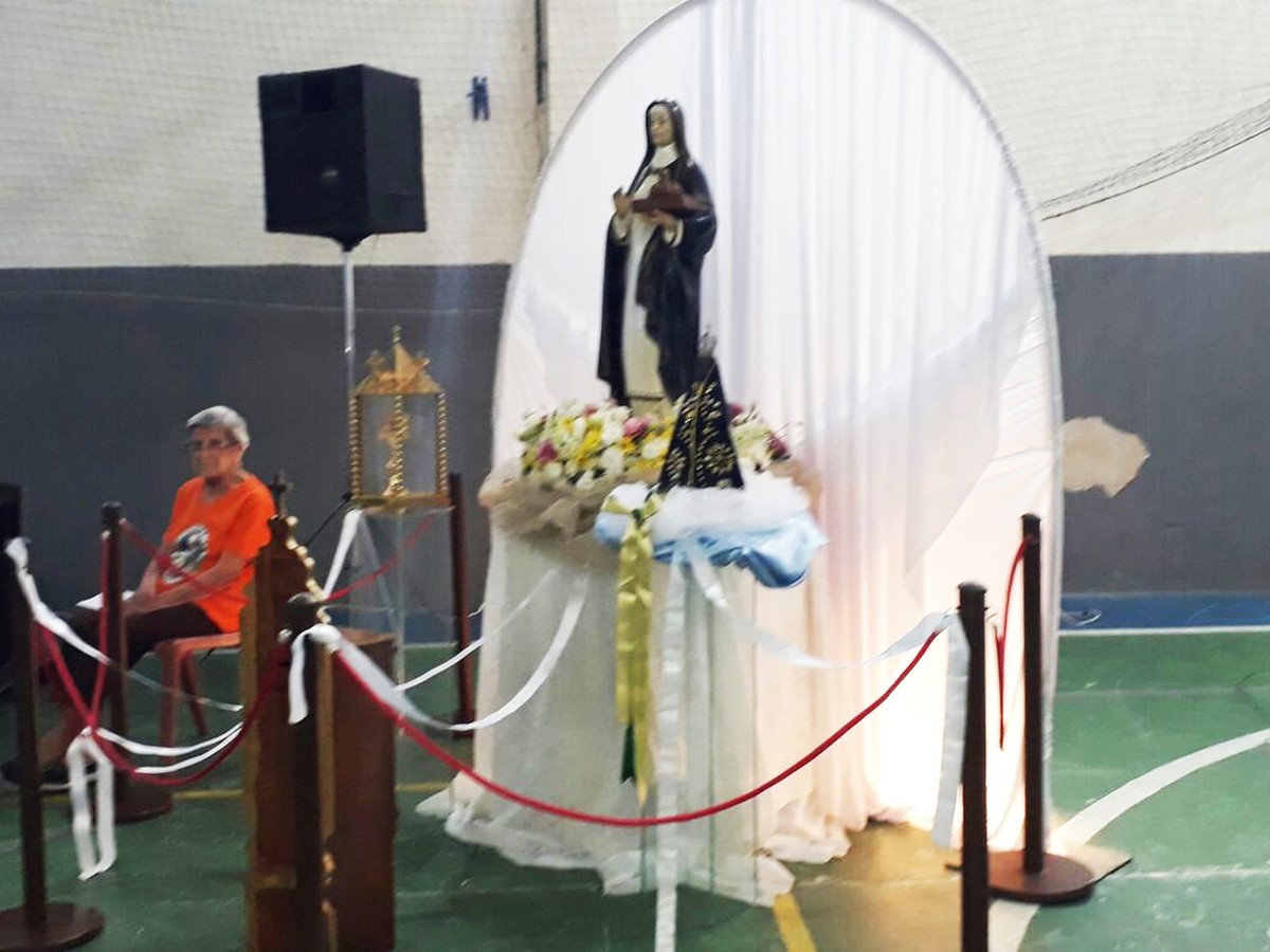 JT2 Fiéis celebram o Dia de Santa Edwiges, em Santos TV Tribuna