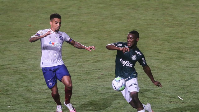 Patrick de Paula em ação pelo Palmeiras contra o Bahia