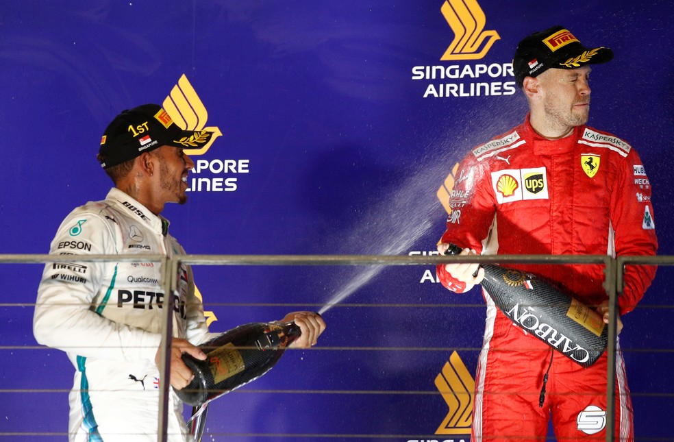 GP Singapura  Hamilton Vettel — Foto: Reuters