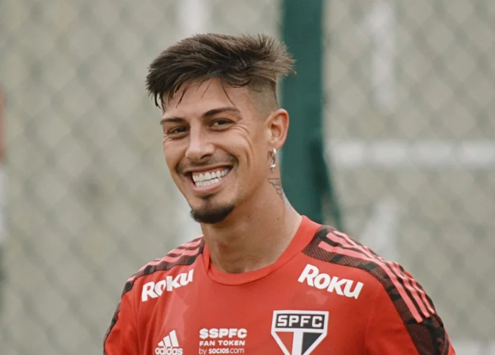 Rigoni fez parte de treino com o elenco do São Paulo  — Foto: Erico Leonan/São Paulo FC