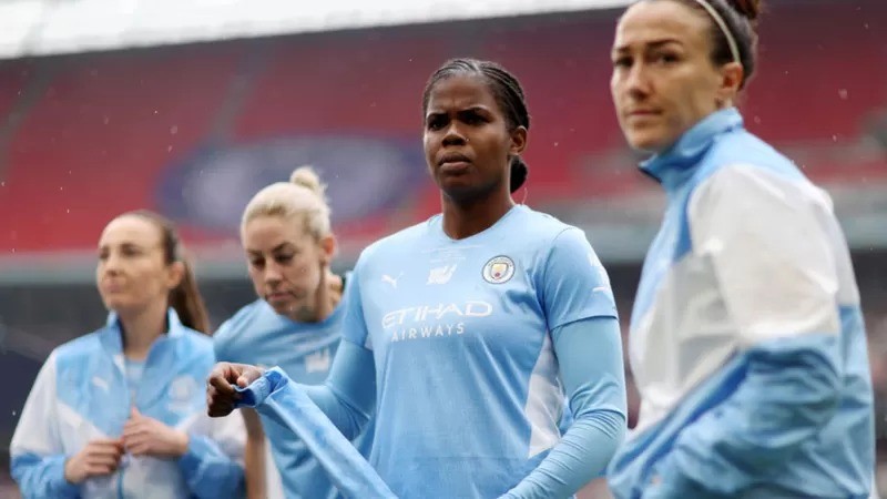 Jogadores do time feminino do Manchester City recebem muito menos do que a seção masculina (Foto: GETTY IMAGES via BBC)