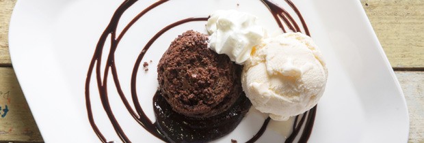 Para completar as 8 mil calorias da dieta Bradley, que tal um brownie de sobremesa? (Foto: Think Stock)