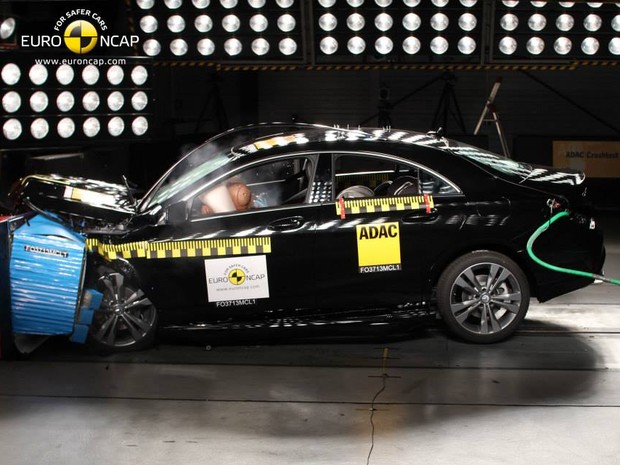 Auto Esporte - Mercedes-Benz CLA e Peugeot 2008 recebem nota